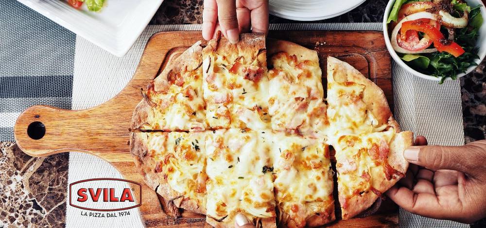 Pizza alla pala con mozzarella Svila